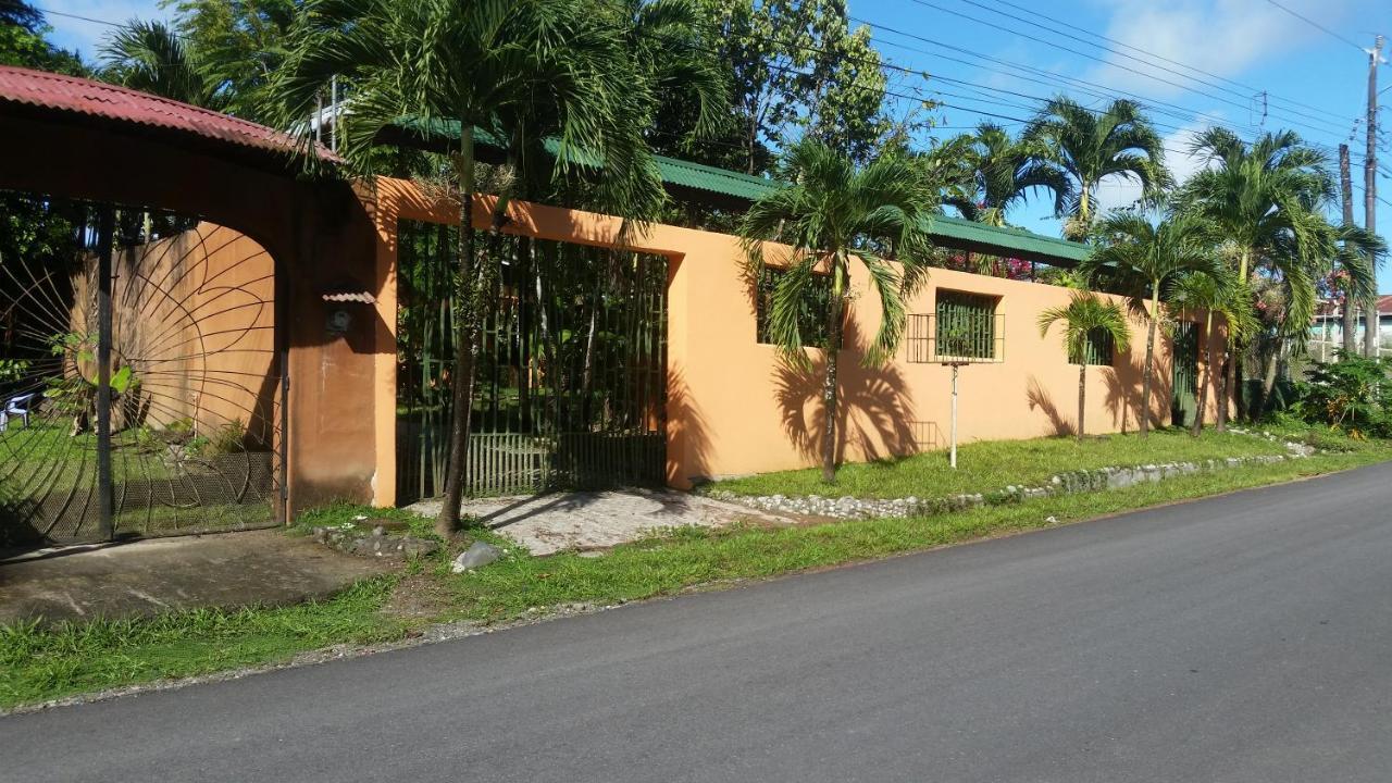 Embassy House Bed & Breakfast Puerto Jiménez Exterior foto