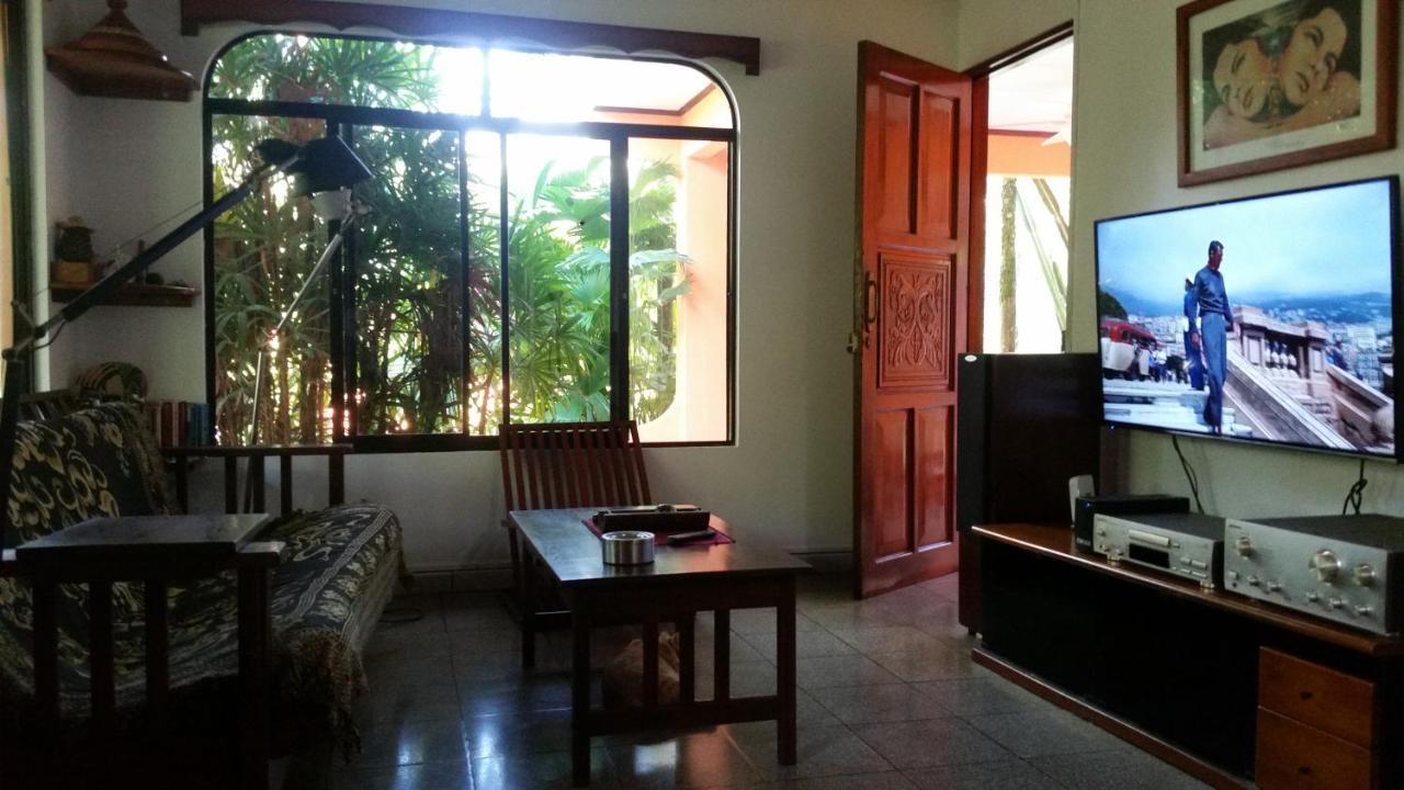 Embassy House Bed & Breakfast Puerto Jiménez Exterior foto